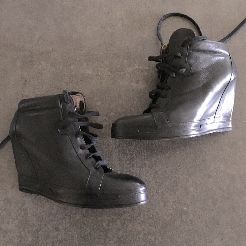 AF Vandervost Booty Heel